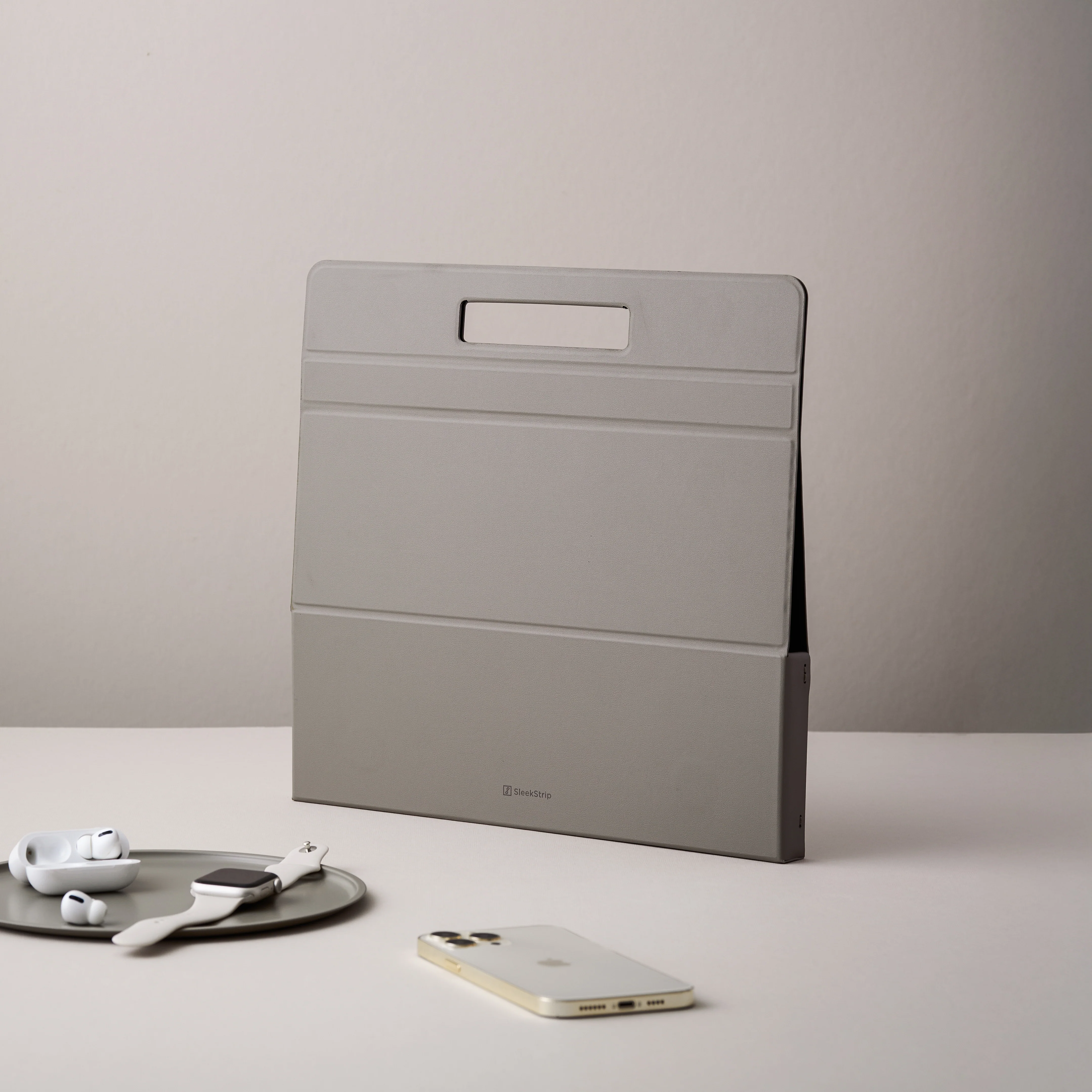 Trinity 5-in-1 Standing Laptop Sleeve - Image 3