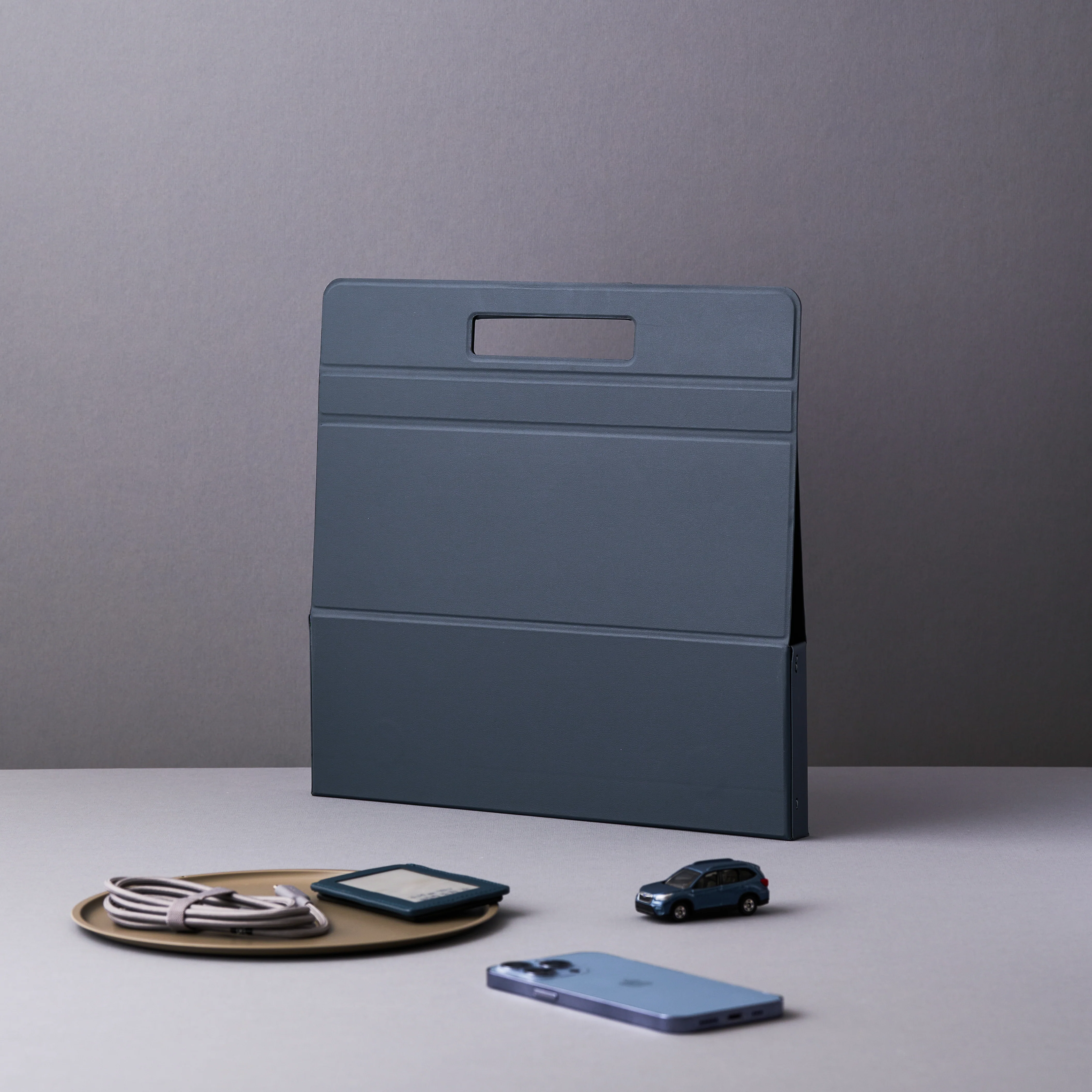 Trinity 5-in-1 Standing Laptop Sleeve - Image 4